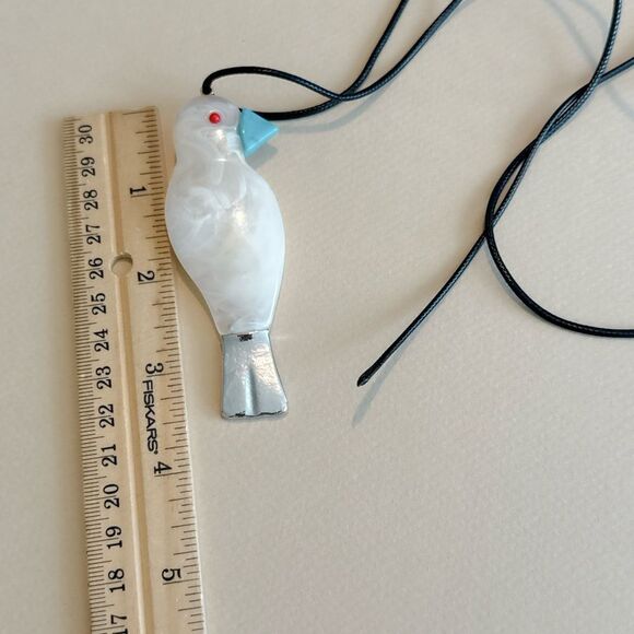 Elegant White Bird Pendant Necklace N1486 - Picture 4 of 5